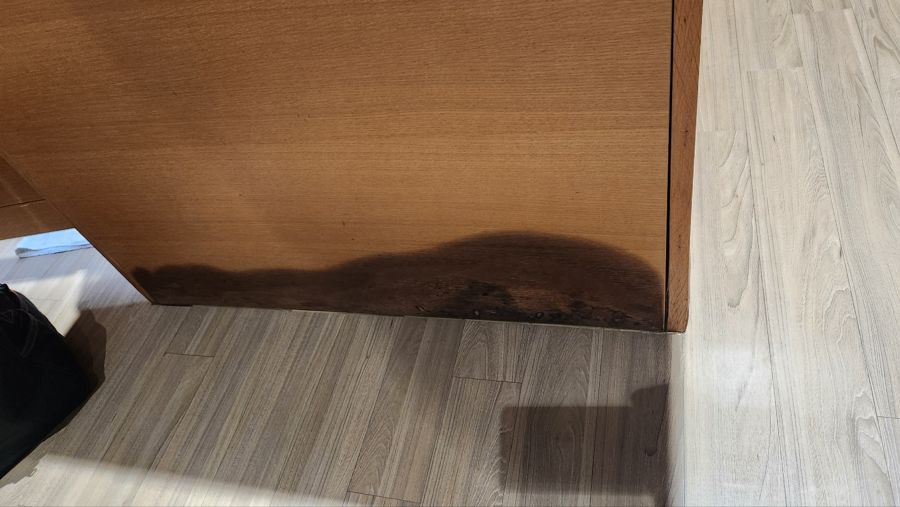 부천 싱크대막힘 누수로 마루 바닥 얼룩